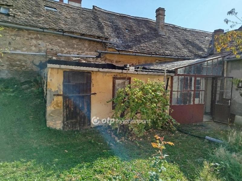 Eladó családi ház Pécs