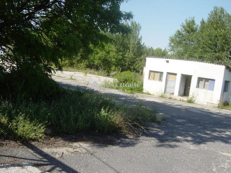Eladó ipari terület Bicske