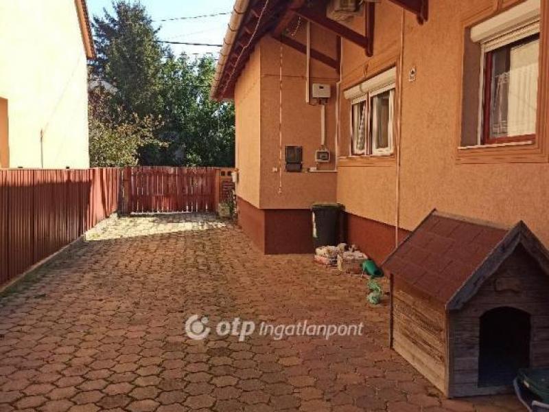Eladó családi ház Százhalombatta