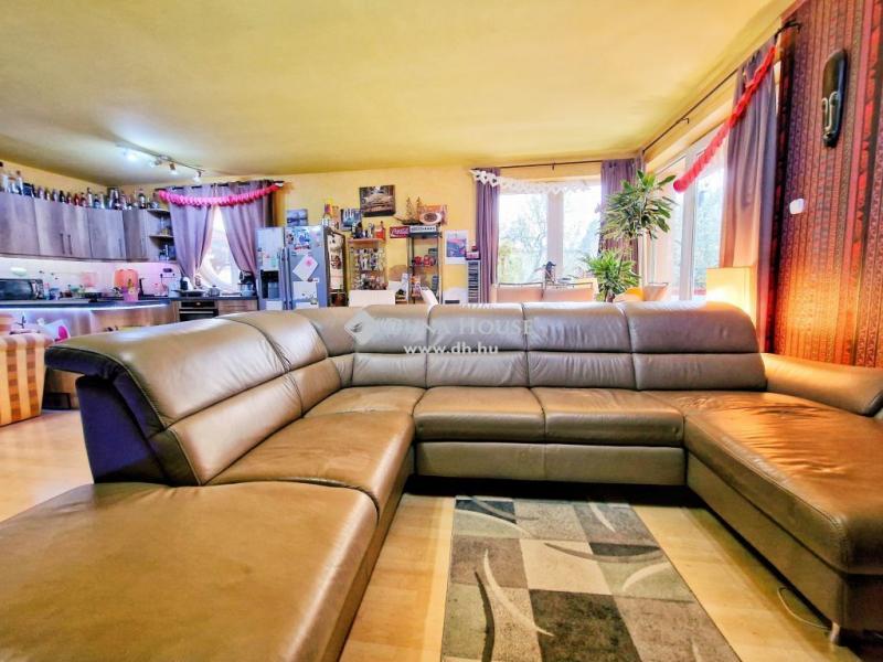 Eladó családi ház Üllő