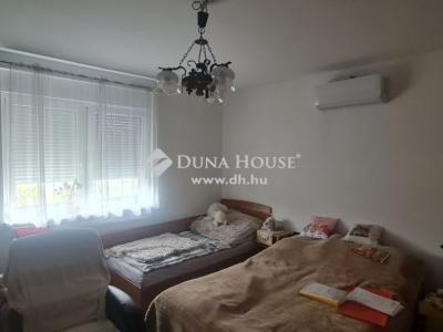 Eladó családi ház Monor