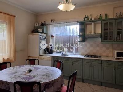 Eladó családi ház Budapest