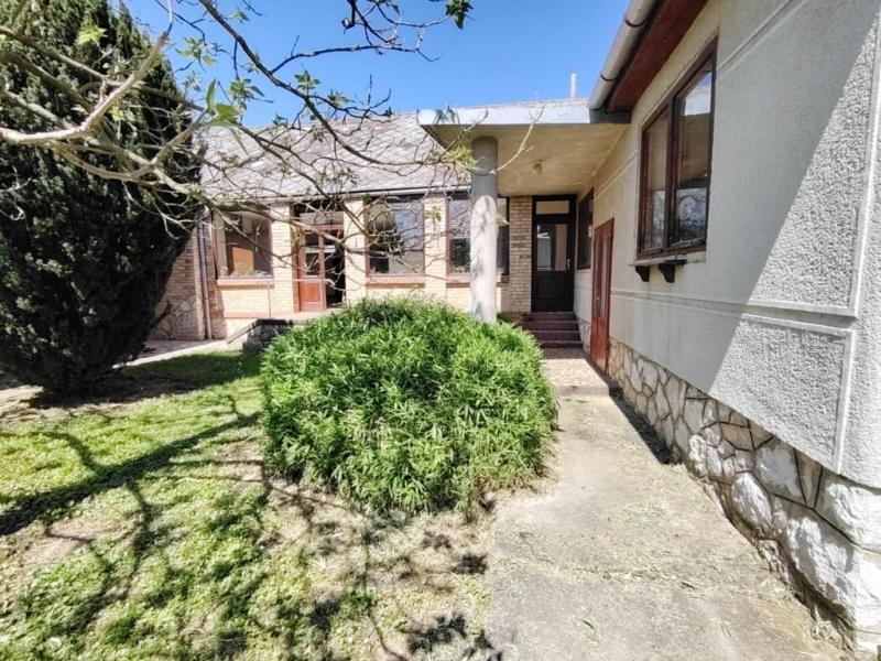 Eladó családi ház Pogány