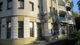 Eladó utcai bejáratú üzlethelység Kecskemét