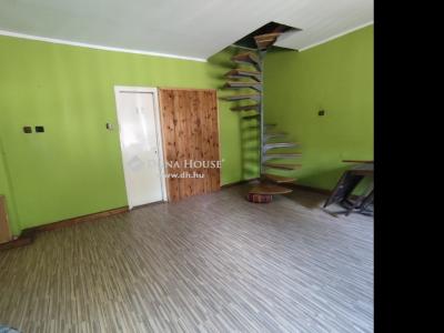 Eladó családi ház Budapest