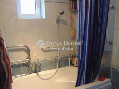 Eladó családi ház Úri