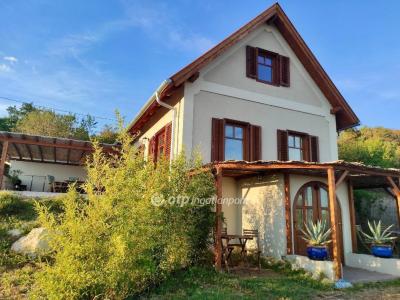 Eladó családi ház Balatonakali