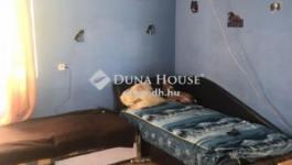 Eladó családi ház Törtel