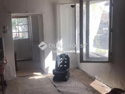 Eladó családi ház Törtel