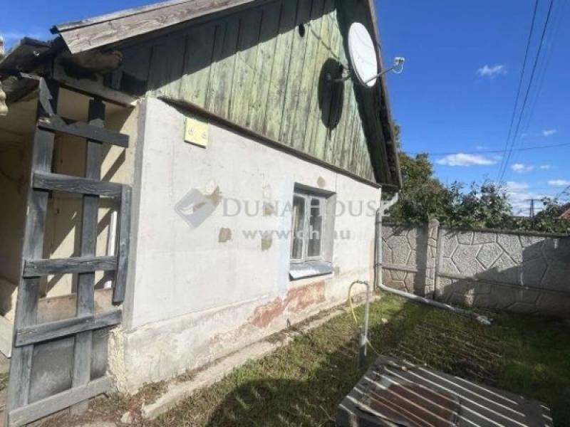 Eladó családi ház Albertirsa