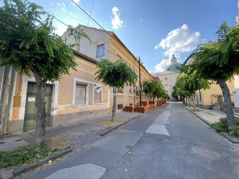 Eladó családi ház Vác