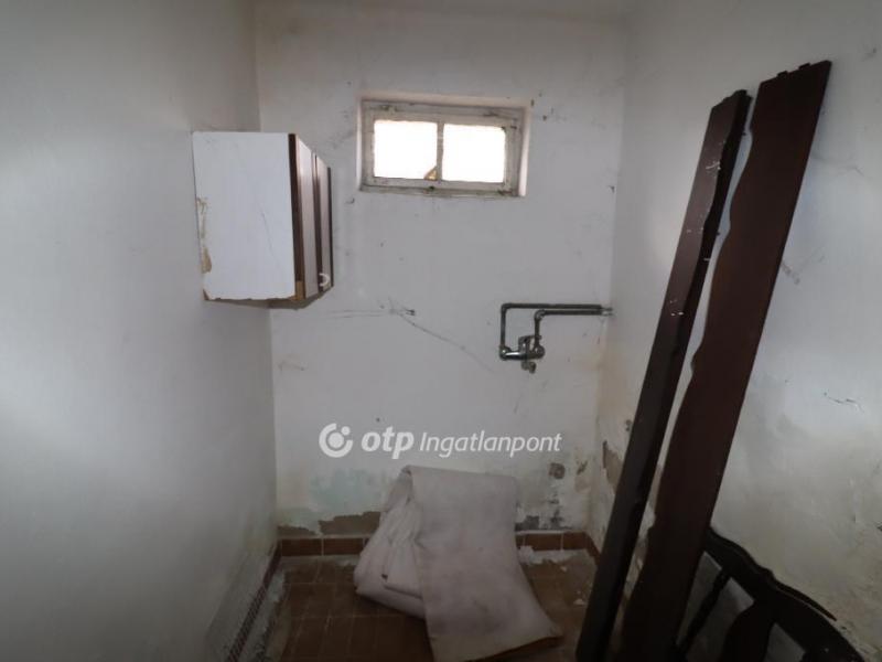 Eladó családi ház Dömsöd