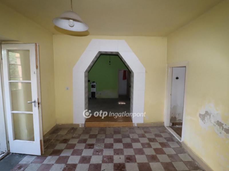 Eladó családi ház Dömsöd