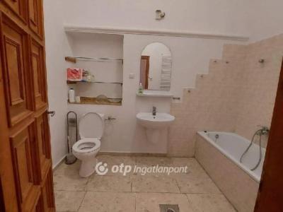 Eladó lakás Pécs
