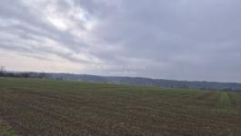 Eladó lakóövezeti telek Gomba