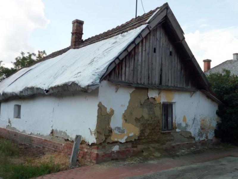 Eladó ház Csongrád