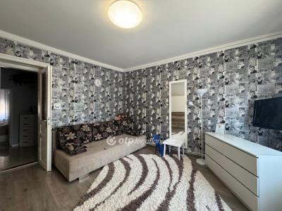 Eladó családi ház - 2200 Monor