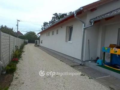 Eladó ikerház Érd