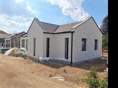 Eladó családi ház Budapest