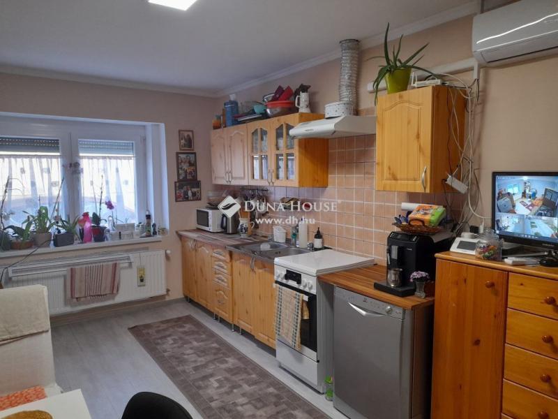 Eladó családi ház Jászfényszaru