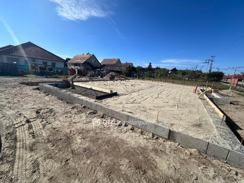 Eladó családi ház Bugyi