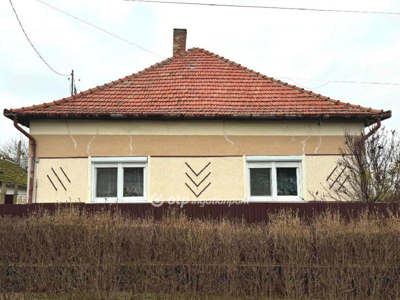 Eladó családi ház Egyek
