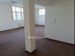 Eladó utcai bejáratú üzlethelység Szeged