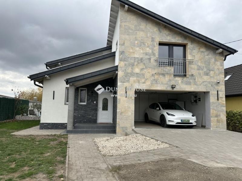 Eladó családi ház Taksony
