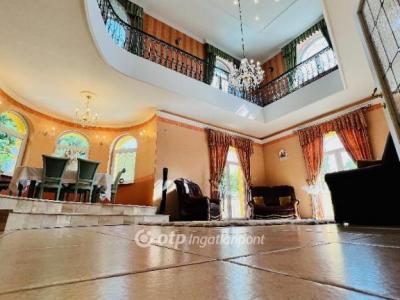 Eladó családi ház Budapest