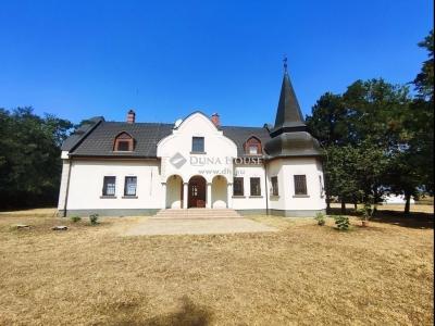 Eladó kastély Fülöpháza