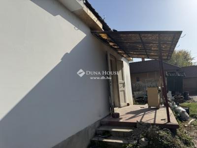 Eladó családi ház Monor