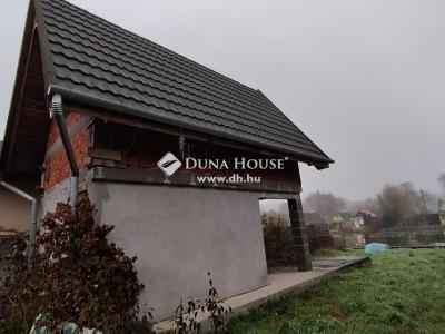 Eladó tanya Pécel