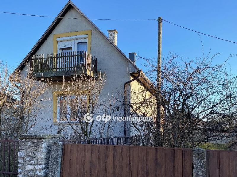 Eladó családi ház Szikszó