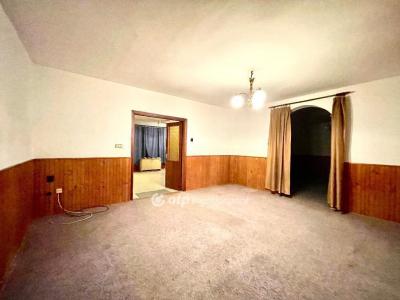 Eladó családi ház Tata