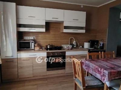 Eladó családi ház Orosháza