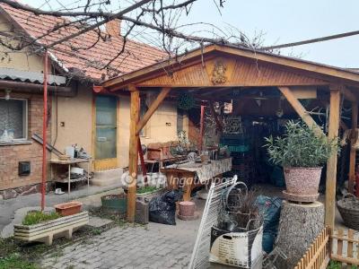 Eladó családi ház Szeged