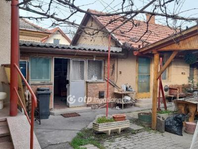 Eladó családi ház Szeged