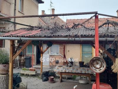 Eladó családi ház Szeged