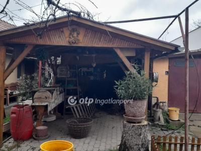 Eladó családi ház Szeged