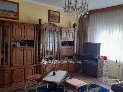 Eladó családi ház Szeged