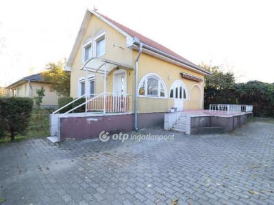 Eladó családi ház Ráckeve