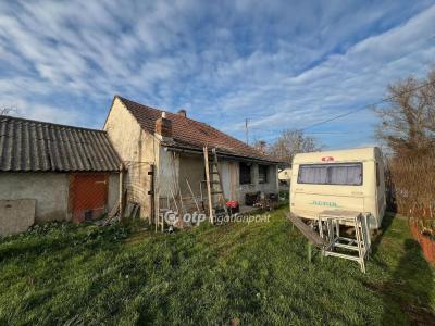 Eladó lakóövezeti telek Dunasziget