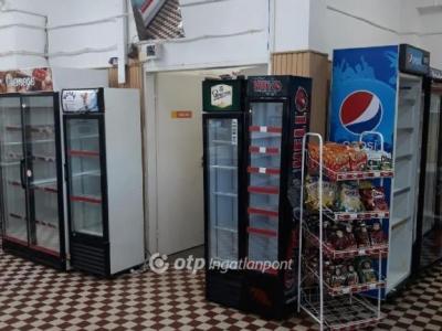 Eladó üzlethelység üzletházban Debrecen