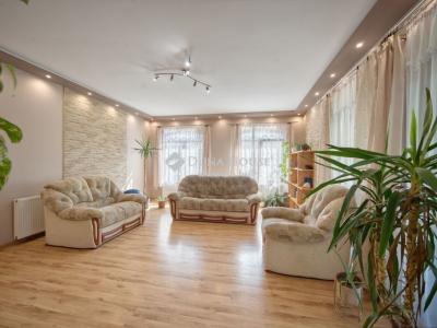 Eladó családi ház Monor