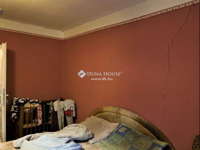 Eladó családi ház Bugyi