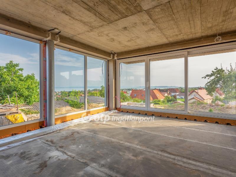 Eladó családi ház Alsóörs