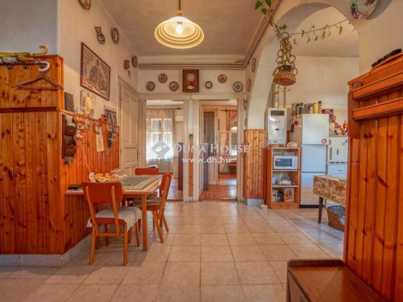 Eladó családi ház Budapest