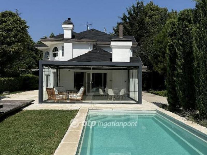 Eladó családi ház Budapest