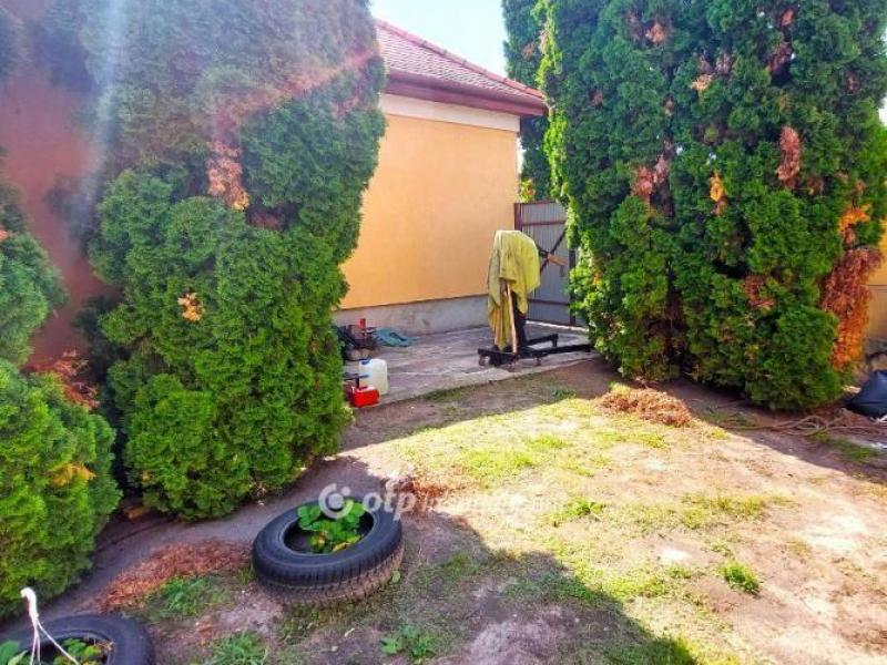 Eladó családi ház Cegléd