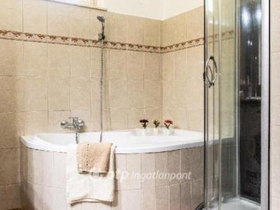 Eladó lakás Komló